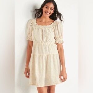 Old Navy|Cottagecore farmgirl puff sleeve tiered embroidered cream dress•pockets